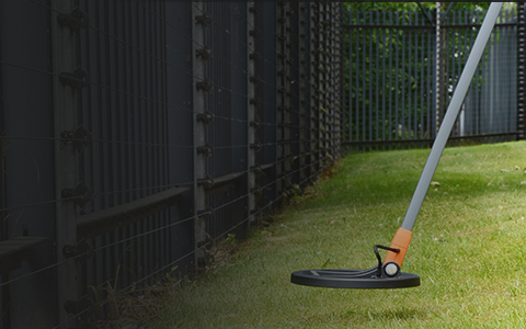  Designed to accurately locate valve boxes and manhole covers