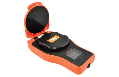 Elcometer-130-with-Cal-Tile-intro