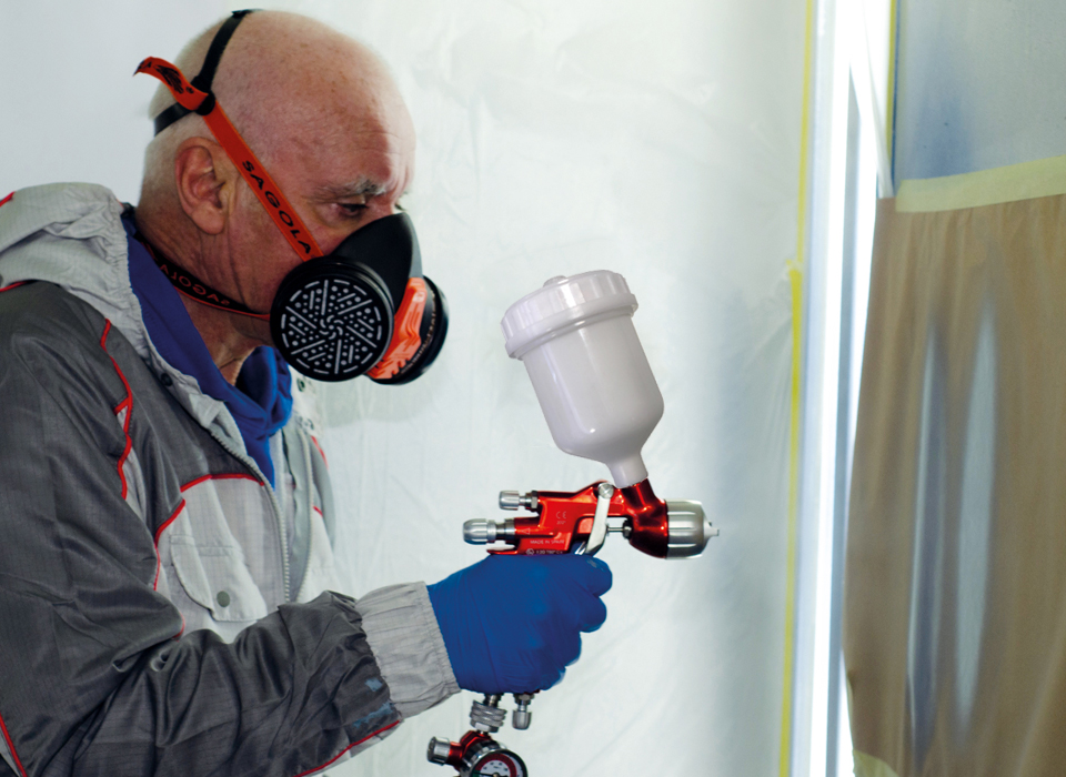 INCLUDES-TWO-SAGOLA-MINI-XTREME-SPRAY-GUNS